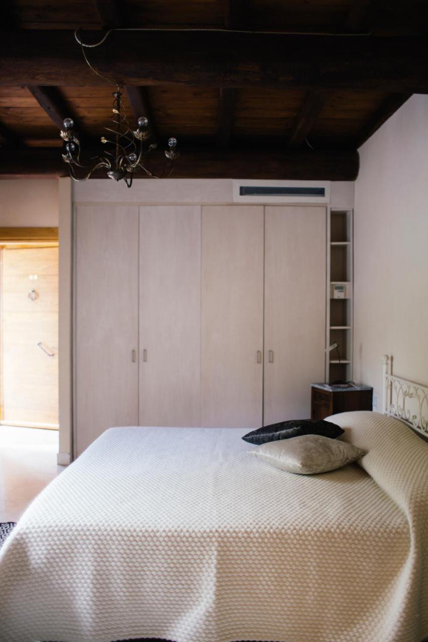 Agriturismo La Burlanda ฟอสดิโนโว ภายนอก รูปภาพ
