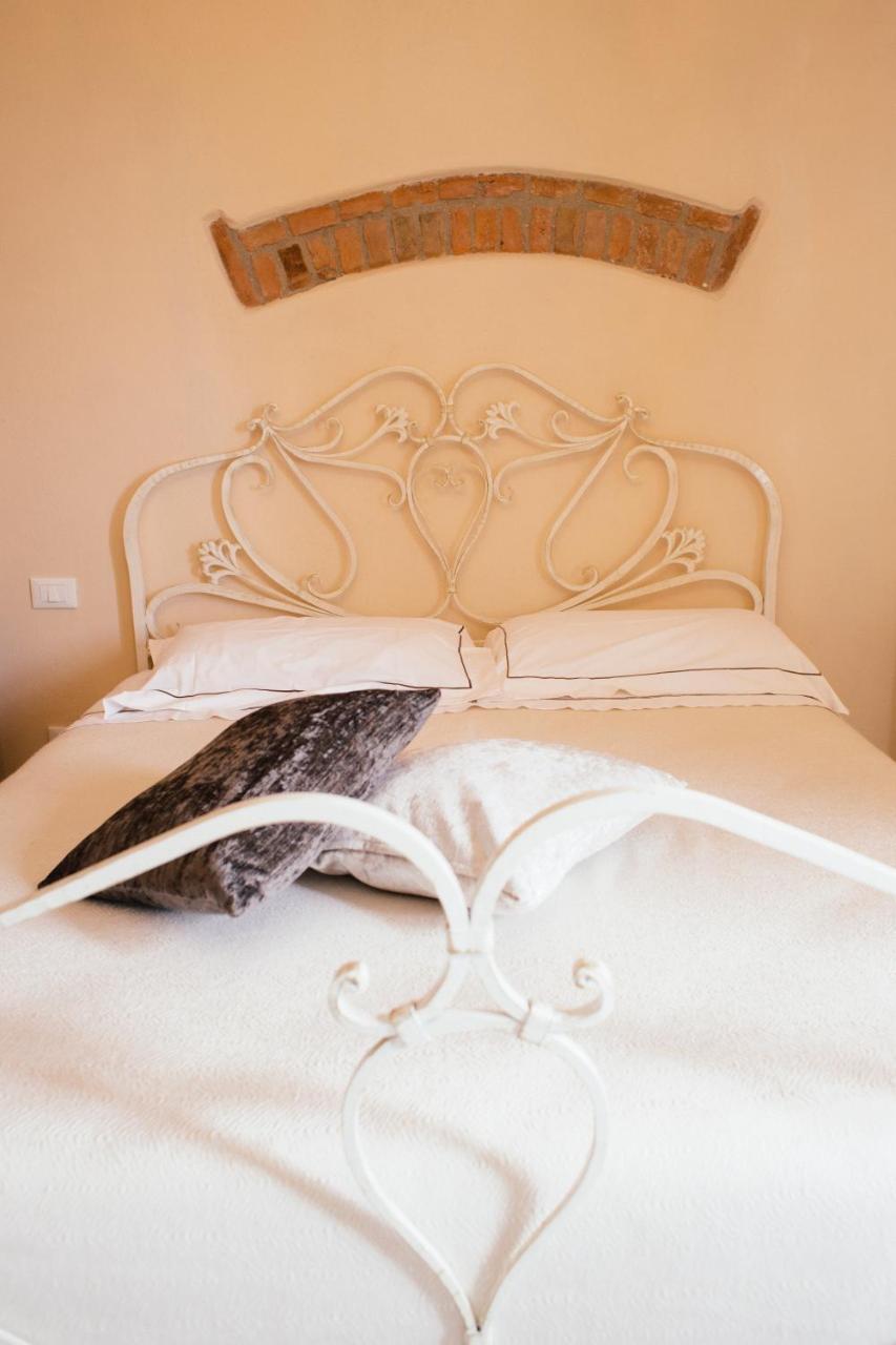 Agriturismo La Burlanda ฟอสดิโนโว ภายนอก รูปภาพ