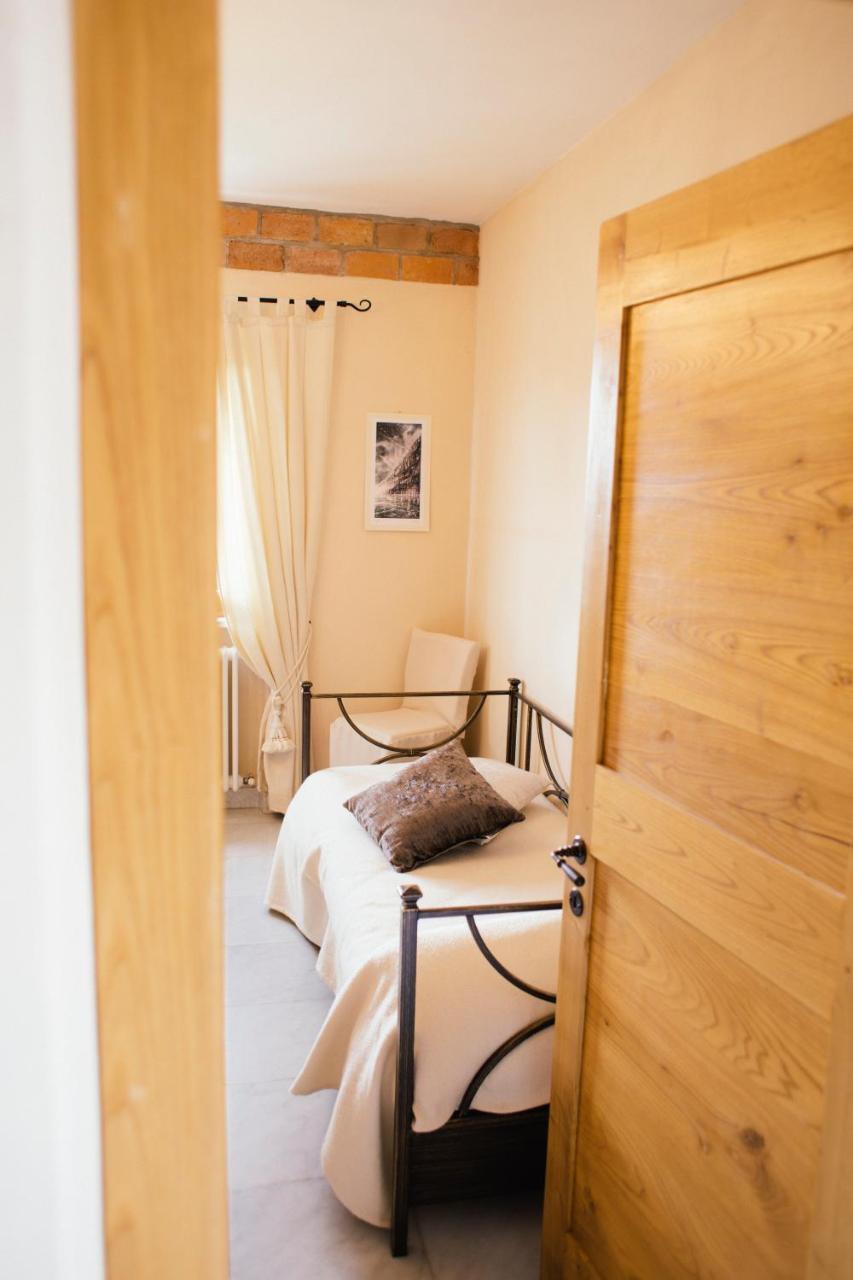 Agriturismo La Burlanda ฟอสดิโนโว ภายนอก รูปภาพ